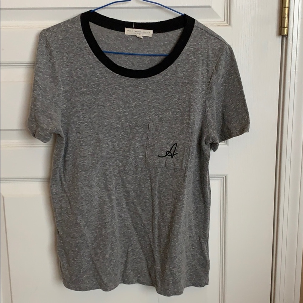 Grey tee shirt